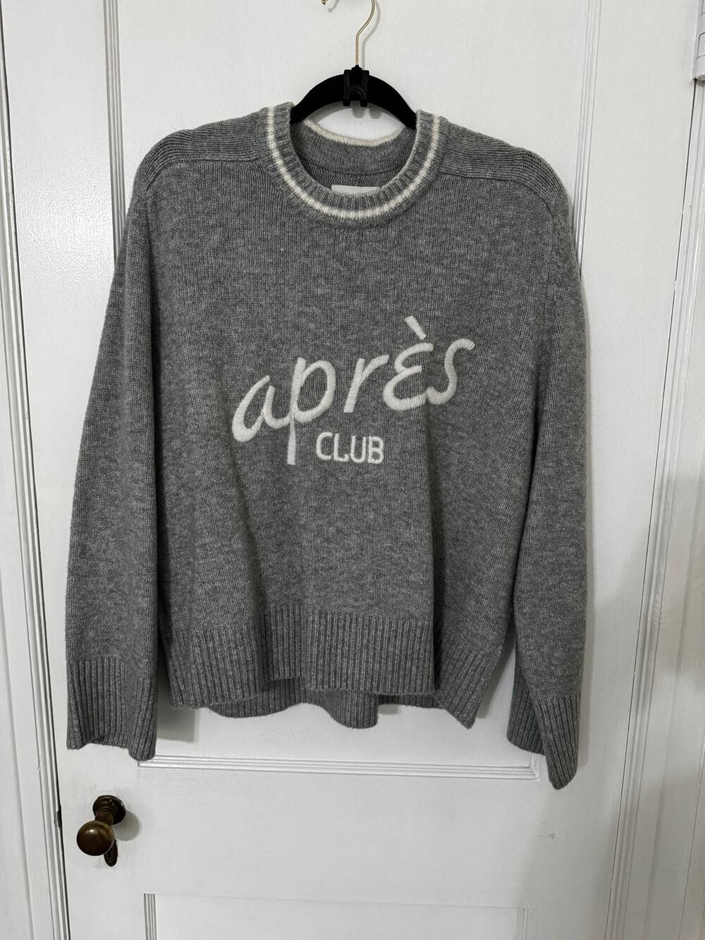 NWOT Abercrombie & Fitch "Après Club" Grey Crewneck Knit Sweater